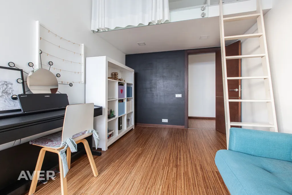 Bureau - Renovated Apartment with Panoramic View in Torņakalns
