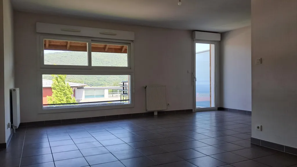 Elutuba - Flat with Balcony in Gresy-sur-Aix