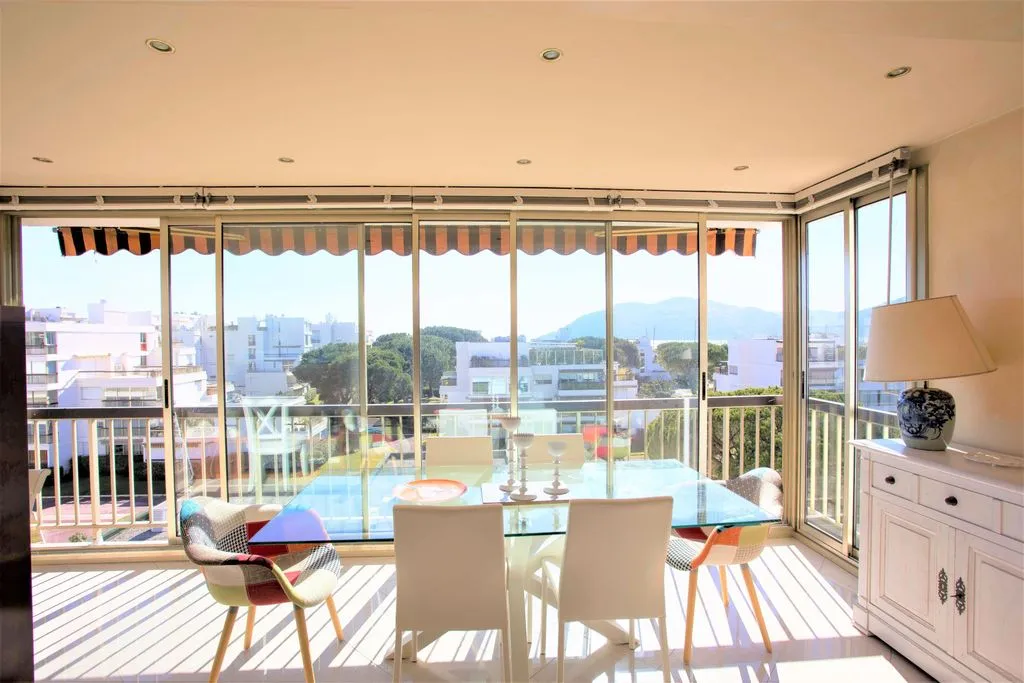 Sala da pranzo - Luxury Flat with Sea View in Mandelieu-la-Napoule