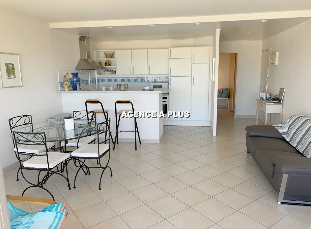 Salle à manger - Appartement Traversant Vue Port à Plage Nord