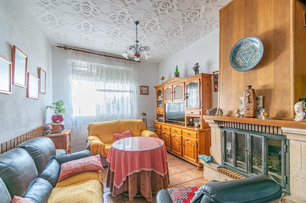 Elutuba - Corner House with Pool in Atarfe