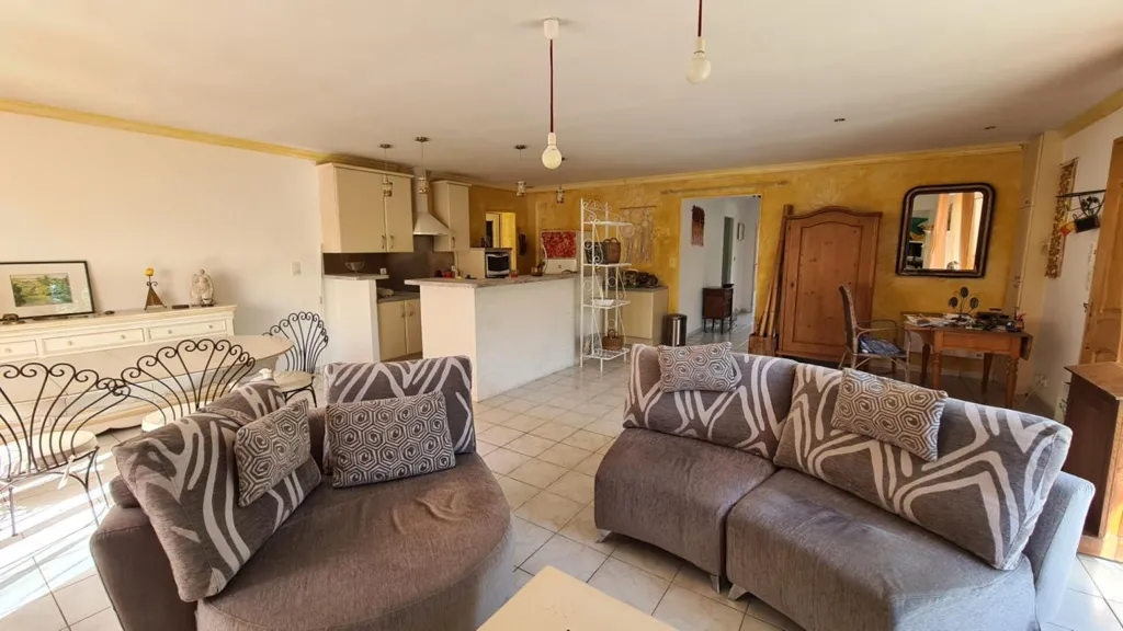 Séjour - Villa avec Atelier à Mirande