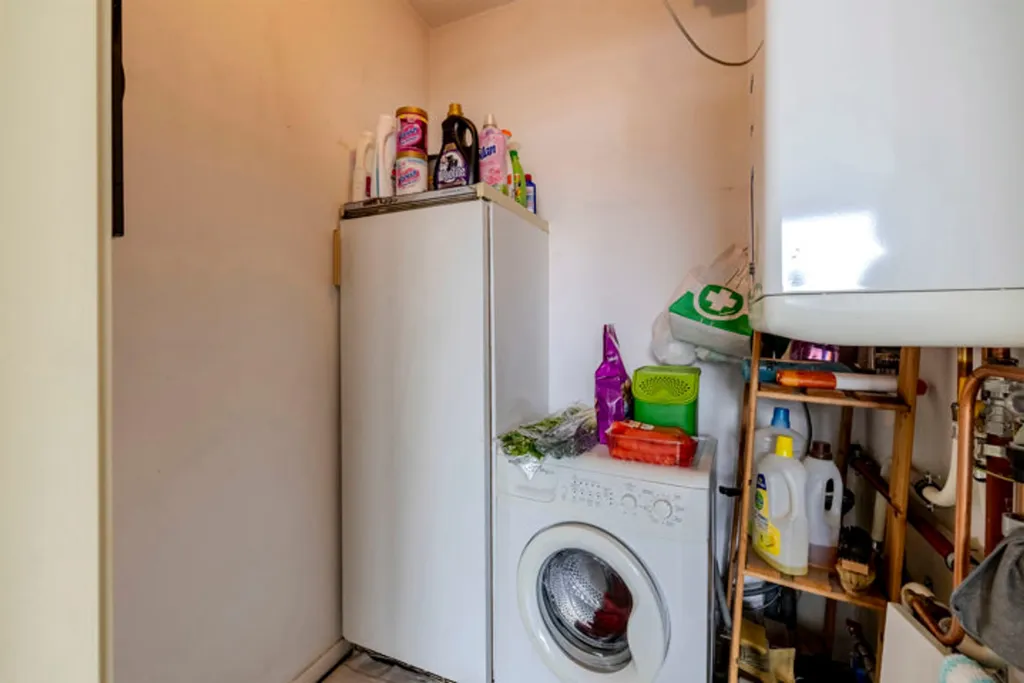 Utility Room - Modern Apartment with Terrace in Mol