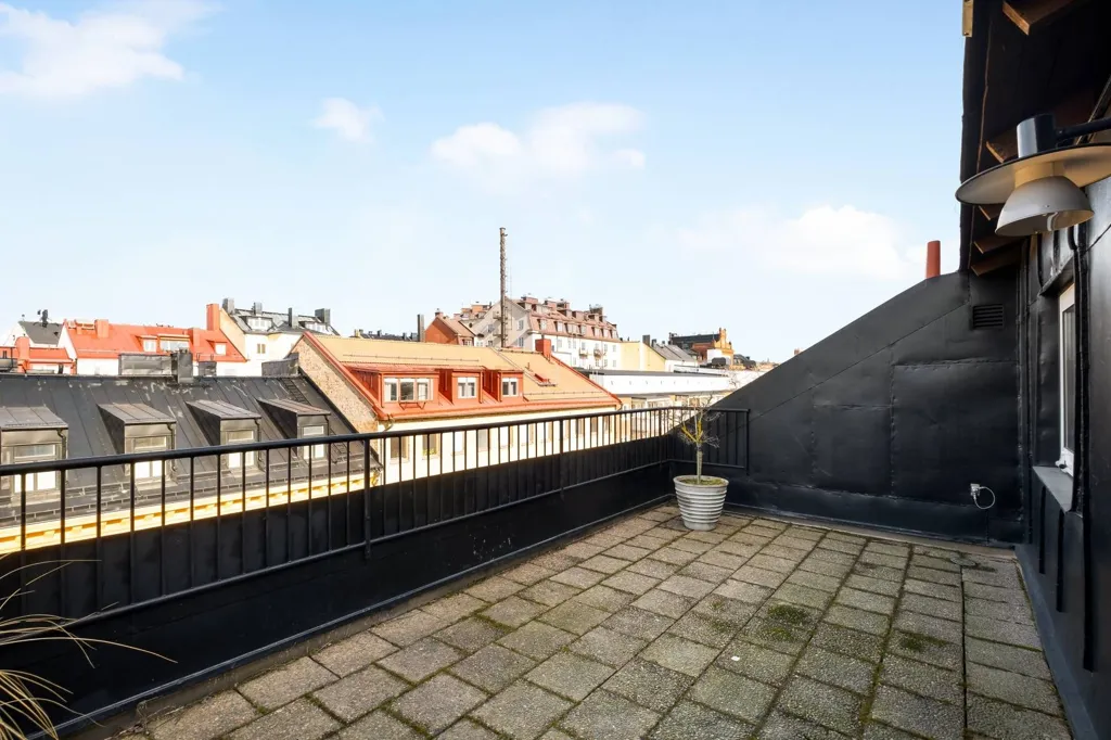 Terrazza - Loft Apartment with South Balcony in Södermalm