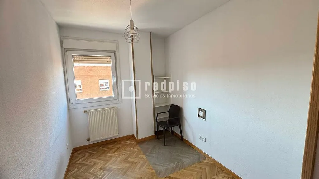 Pièces - Apartment with Pool in Las Rosas, Madrid