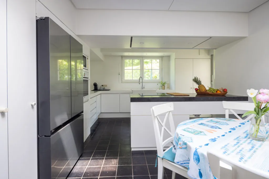 Köök - Villa with Garden Studio in Dworp