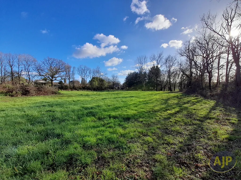 Aed - Non-Viabilised Plot in Champ Saint Père