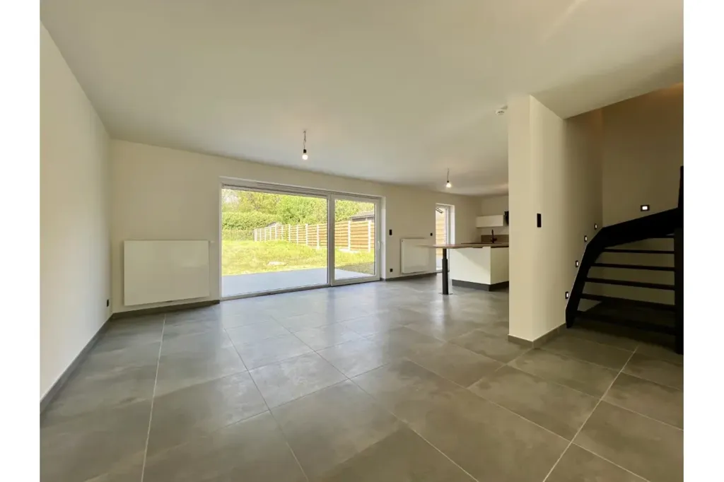 Elutuba - Luxury Villa with Solar Panels in 2024