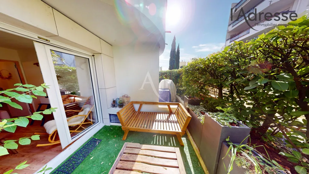 Terrasse - Appartement Rénové avec Terrasse à Puteaux