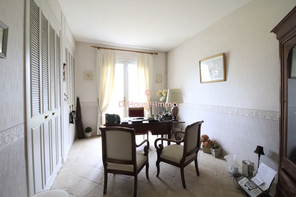 Studio - 10-Piece Manor with Marble Features in Beaumont-le-Roger