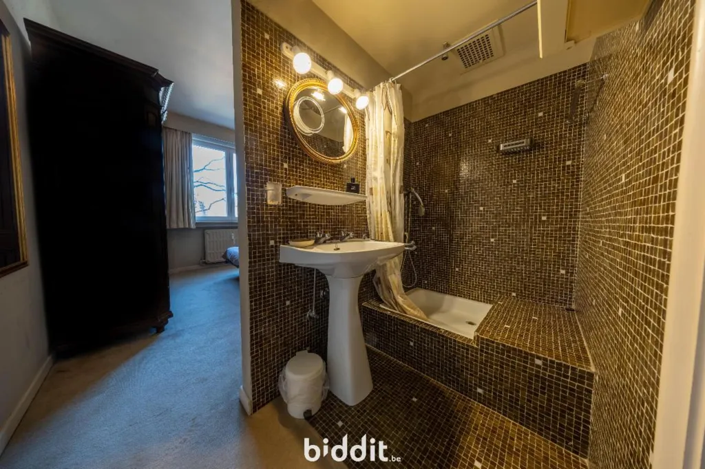Vannitoad - Characterful Apartment with View on Bd. Piercot