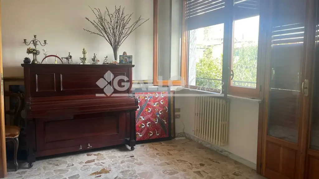 Soggiorno - Ground Floor Apartment with Courtyard in Cosenza