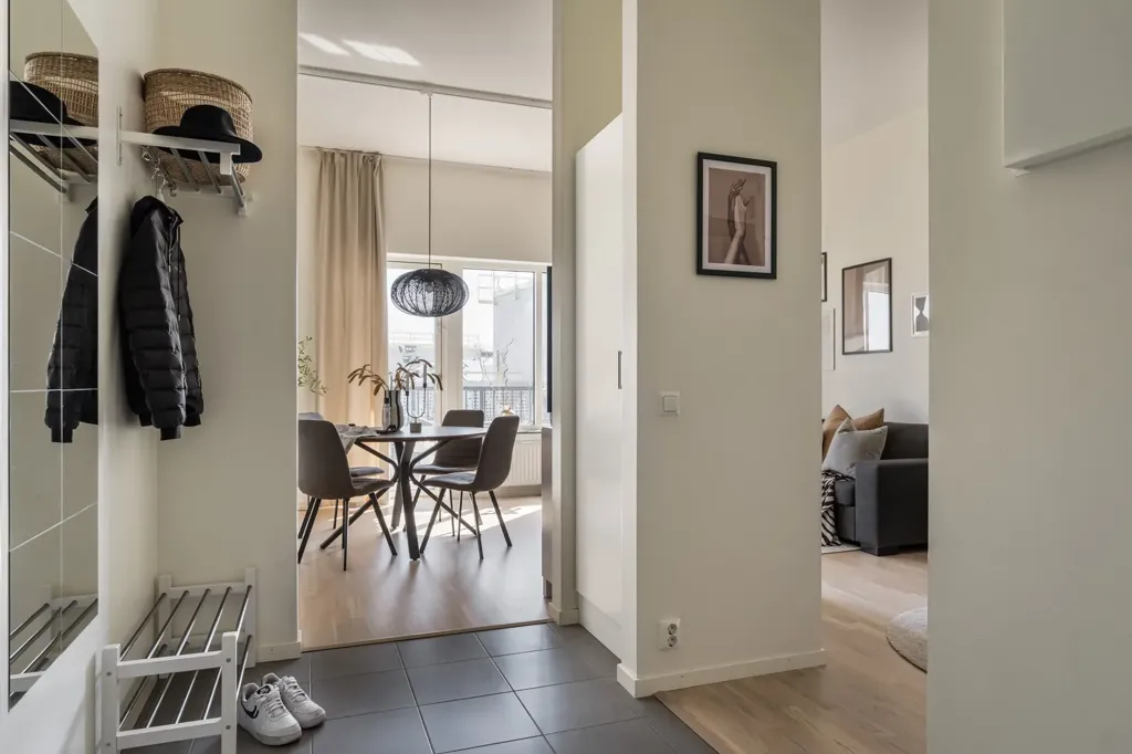 Entrée - Modern Flat with Balcony in Södra Ladugårdsängen