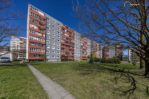 Jardin - Partially Renovated Flat with Balcony in Lasnamäe