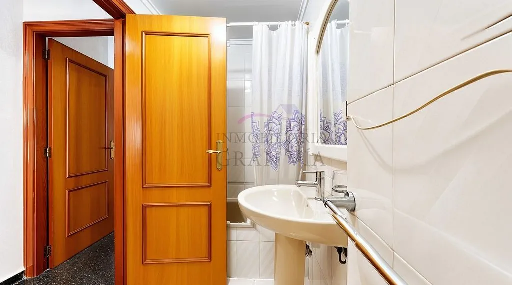 Vannitoad - Reformed Flat with Balcony in El Botànic