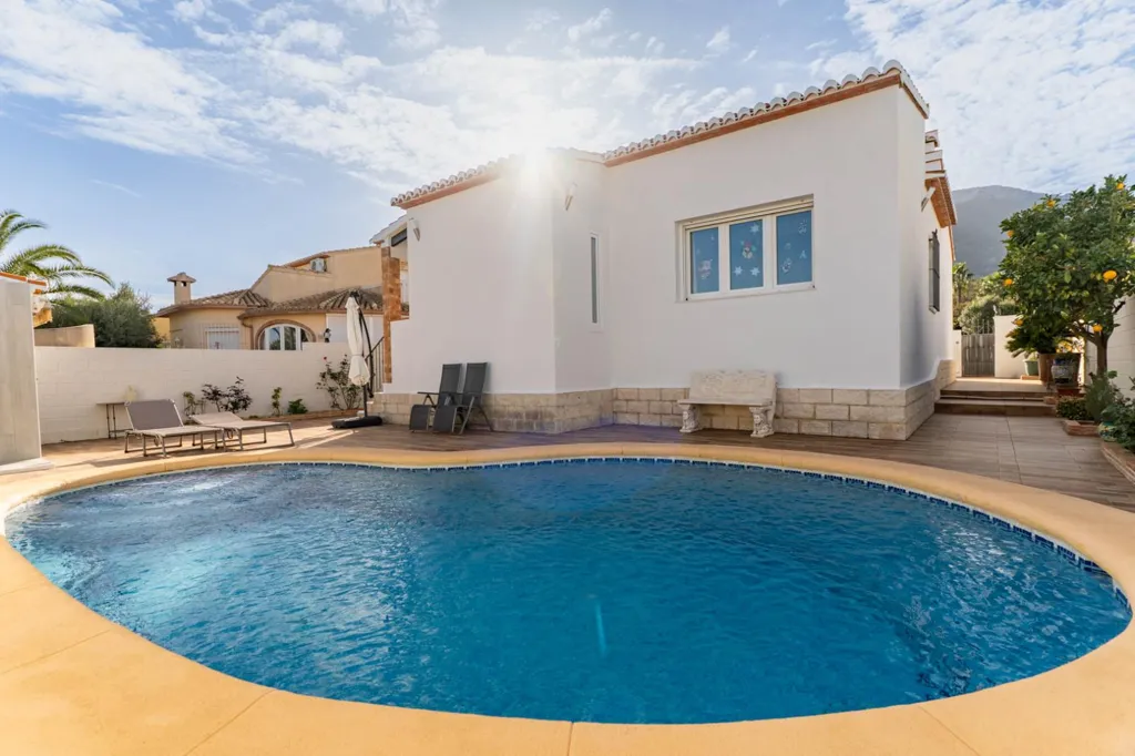 Bassein - Renovated Villa with Pool in Dénia