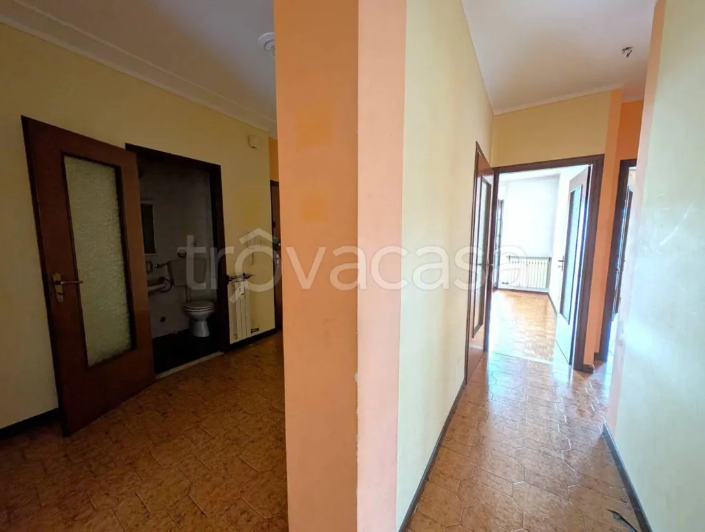 Esik - Apartment with Double Exposure in Boves