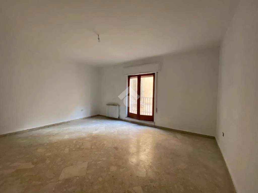Toad - Office Space with Balcony in Marsala