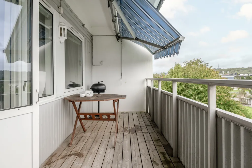 Rõdu - Apartment with Balcony in Lillekärr Södra