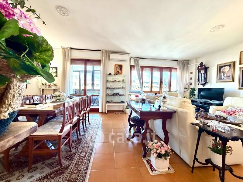 Salle à manger - Five-Bedroom Apartment with Terrace in Florence