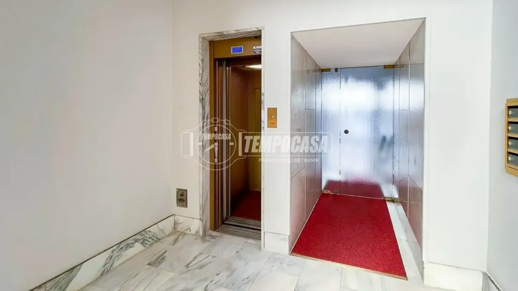 Entrée - Quadrilocale with Balcony in Crocetta, Turin