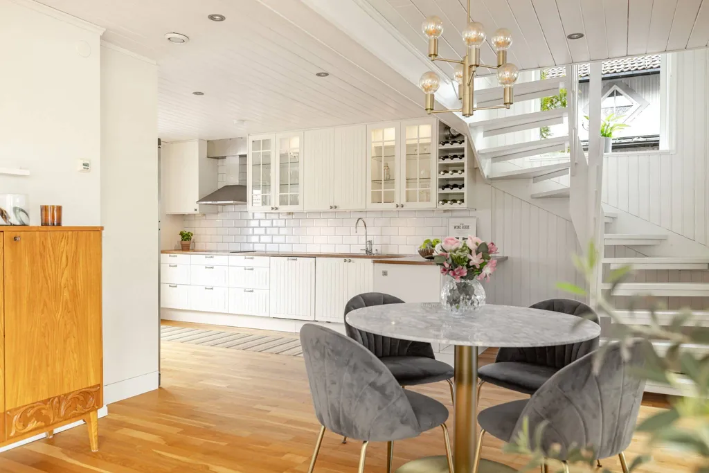 Salle à manger - Villa with Lake View in Falun