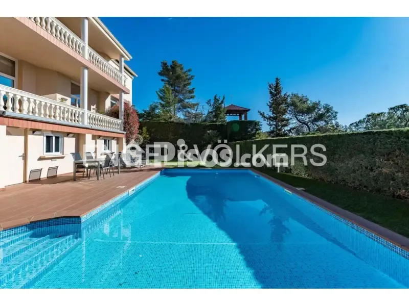 Bassein - Renovated Seafront House in Cabrils