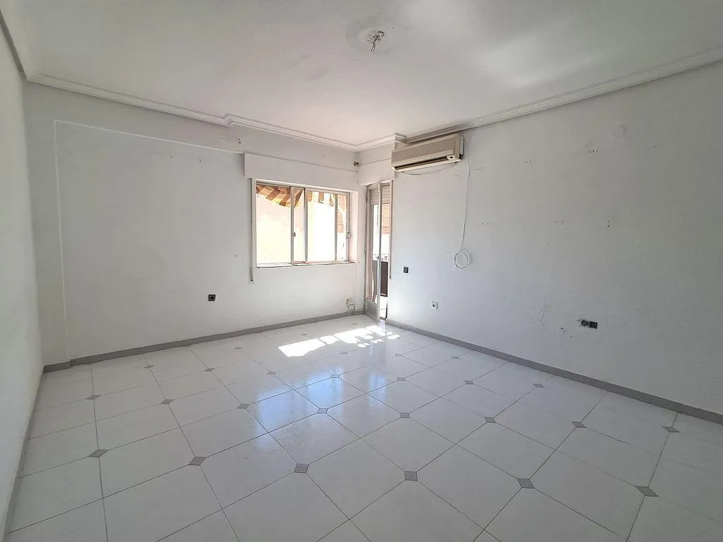 Pièces - 3-Bedroom Flat with Terrace in Puente Tocinos
