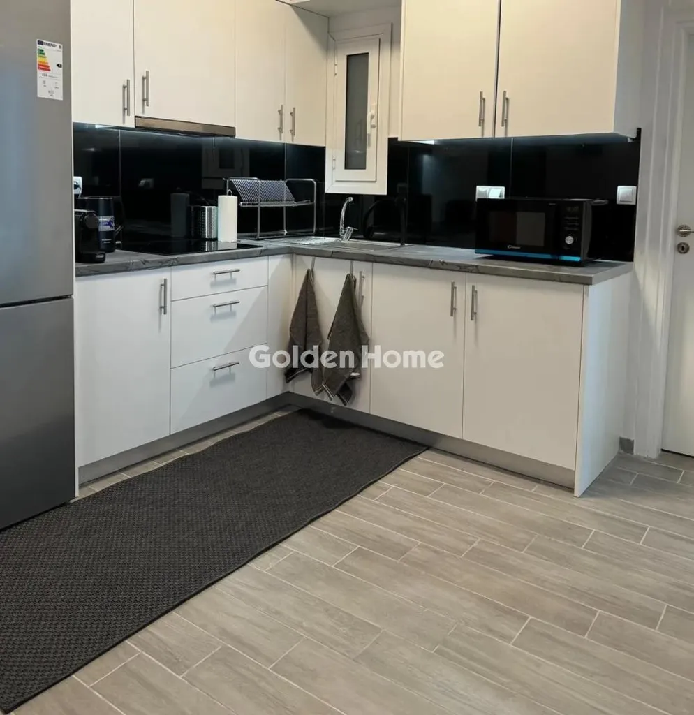 Köök - Fully Renovated Flat with Balcony in Pagkrati