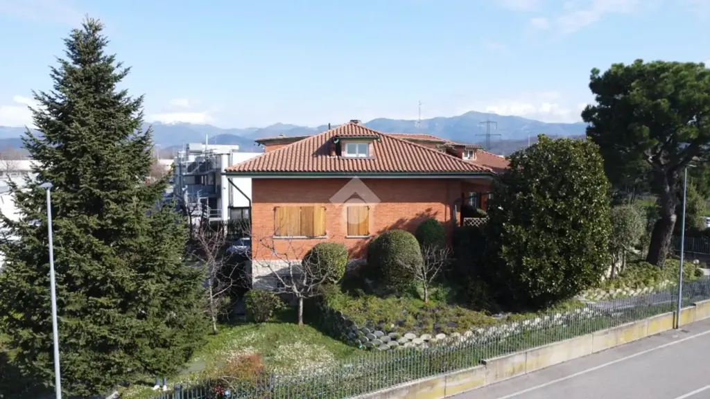 Extérieur - First-Floor Apartment with Private Porch in Mozzo