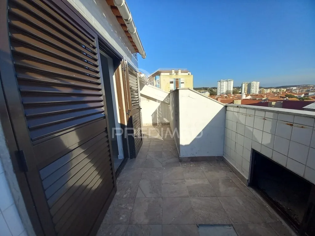 Terrasse - Restored Duplex with Sea View in Costa da Caparica