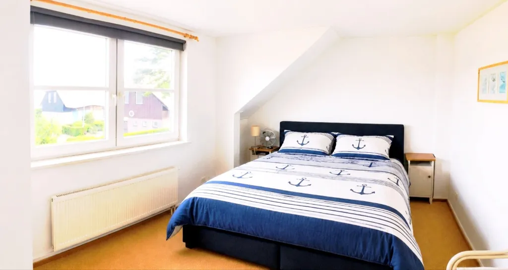 Magamistoad - Riet-Covered Villa with Water Views in Makkum