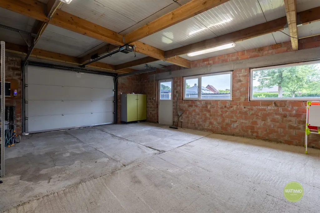 Garage - House with Large Garden in Mol