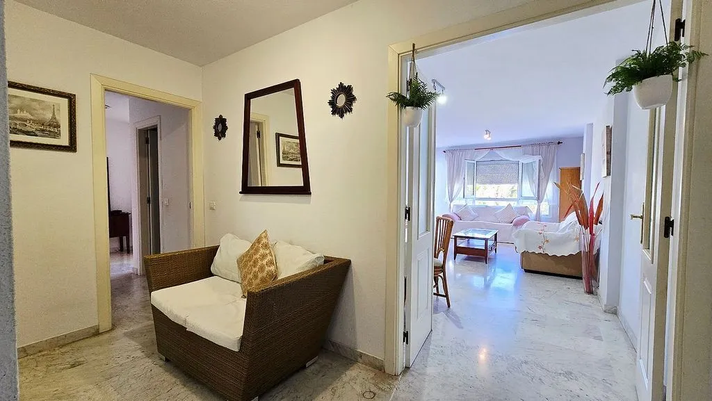 Entrée - 3-Bed Apartment with Pool in Nueva Andalucía, Marbella
