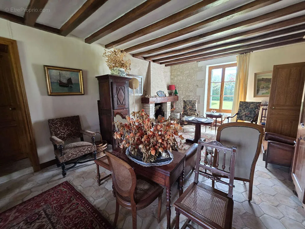 Salle à manger - Maison de Caractère avec Parc à Bossay-sur-Claise