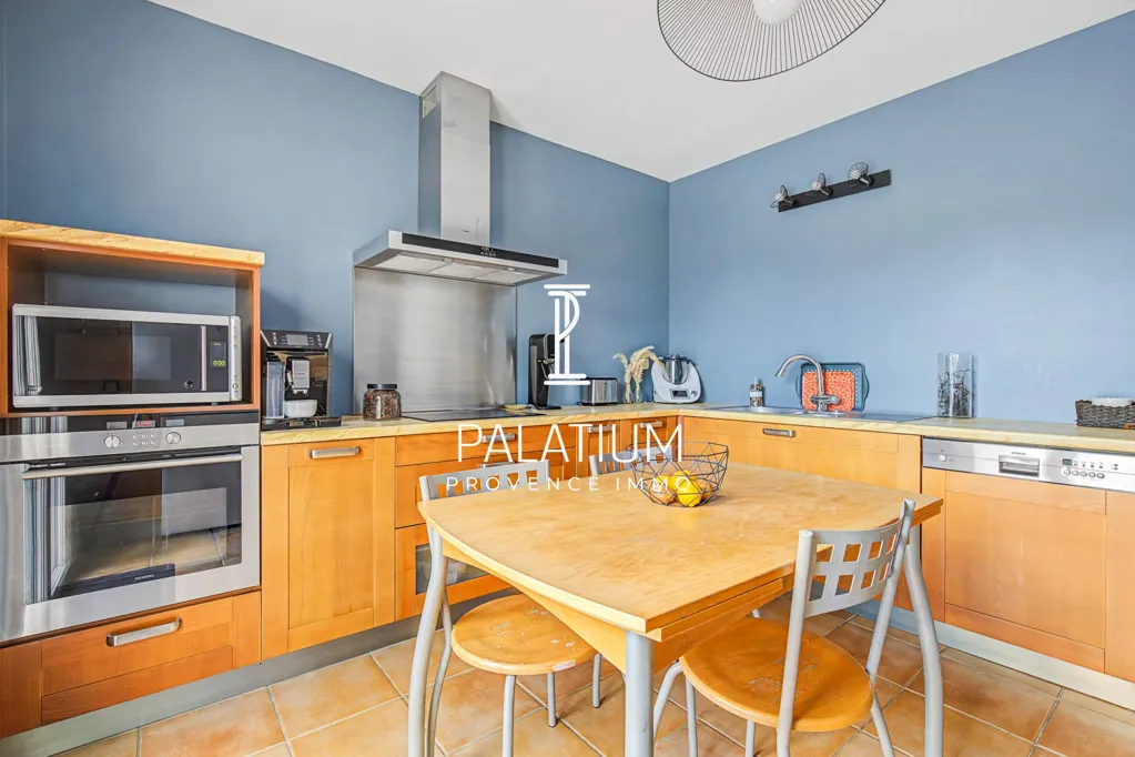 Köök - Traditional Villa with Pool in Marignane