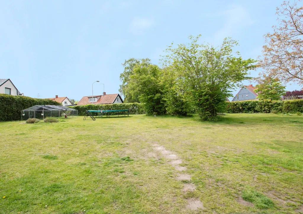Jardin - Charming Villa with Large Garden in Rydsgård