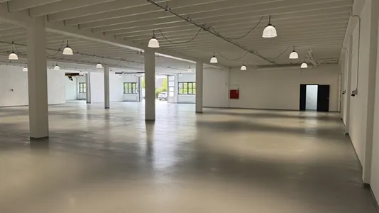 Stanze - Showroom Office with Warehouse in Ishøj