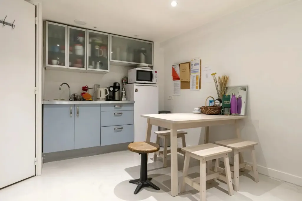 Cucina - Loft with Eiffel-Inspired Architecture in Paris 6th