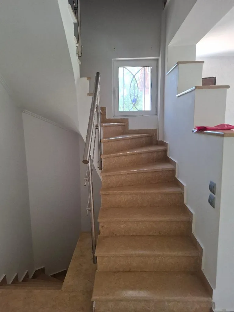 Stanze - Detached House with Garden in Semi-Basement