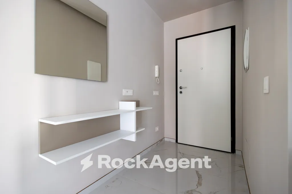 Entrée - Modernised Apartment with Balcony in Catanzaro