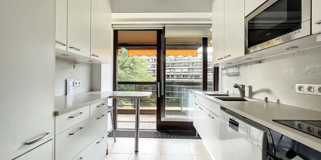 Kitchen - Apartment with South Terrace in Ukkel