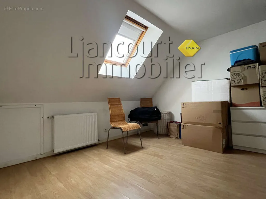 Pièces - Duplex Lumineux Centre Ville à Liancourt