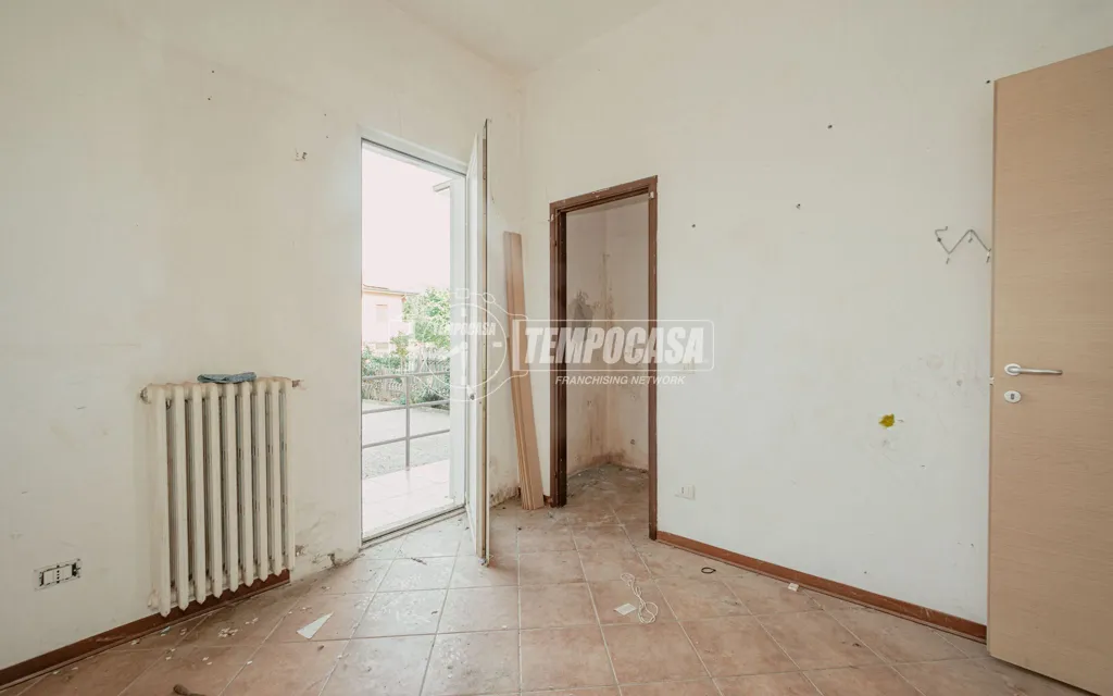 Pièces - Spacious Triplex with Balcony in Vigevano