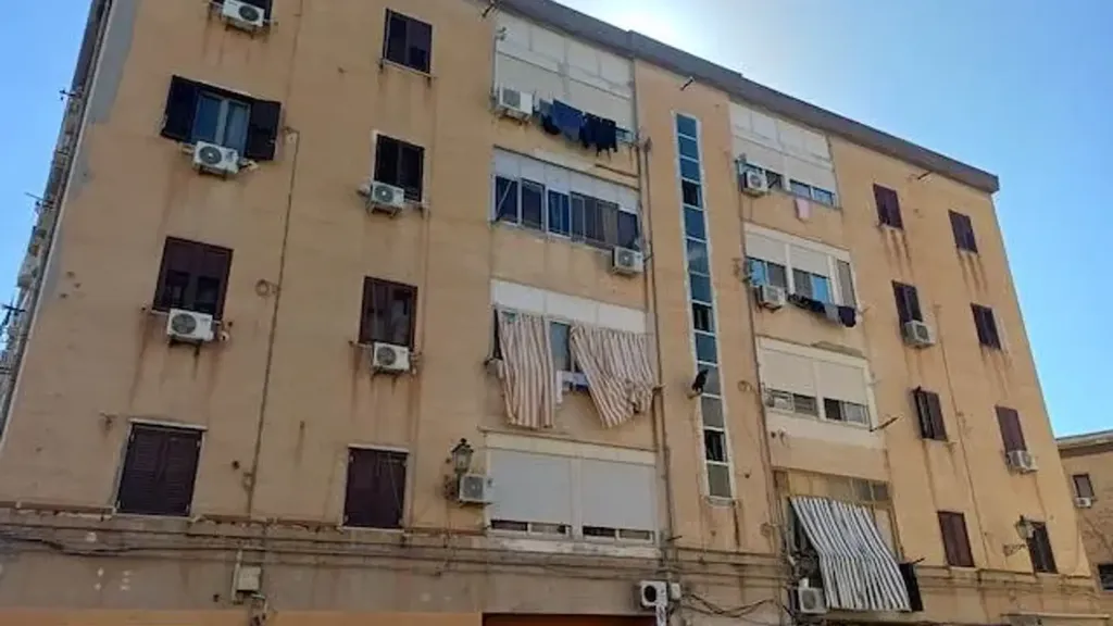 Välivaade - Trilocale with Central Location in Palermo