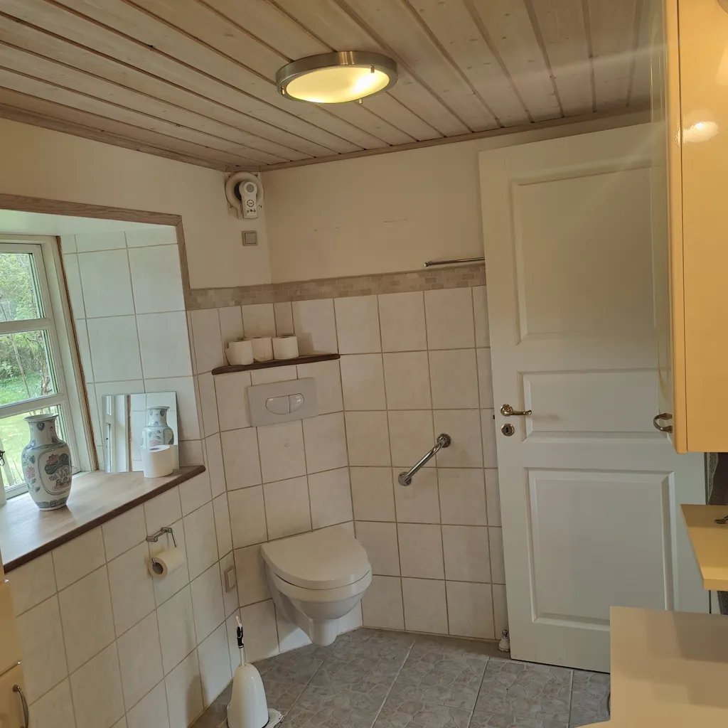 Salles de bain - Handcrafted Cottage with Unique Garden in Kielstrup