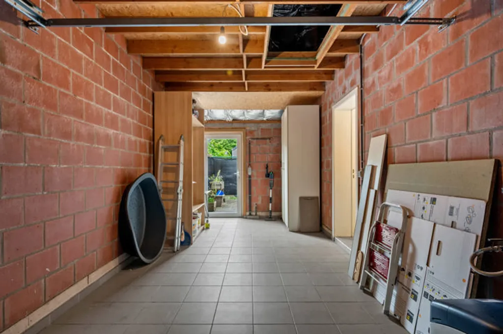Garage - House with Terrace in Celles