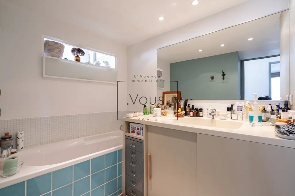 Bagni - Penthouse with Terrace Potential in 11th Arrondissement