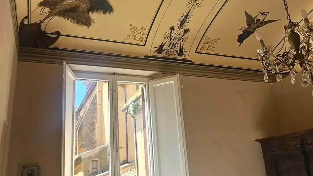 Rooms - Apartment with Frescoed Ceilings in Jesi