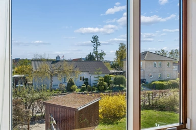 Balcon - Murermestervilla with Large Windows in Roskilde